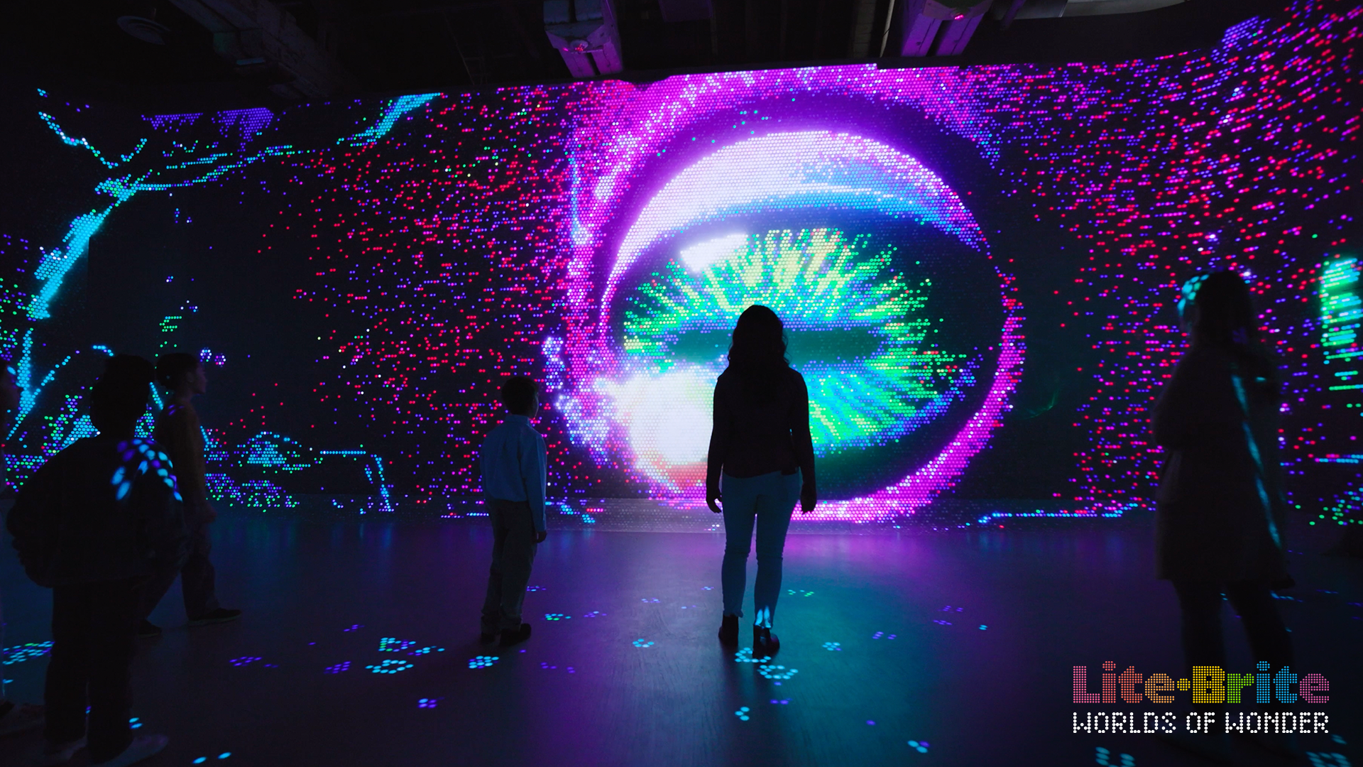 Press Stills__0005_Lite-Brite-WorldsOfWonder_Solid_Color(1)